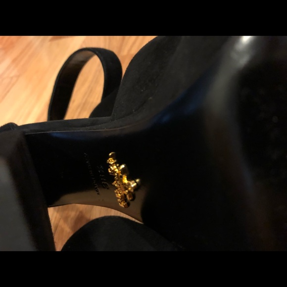 Prada - Picture 6 of 6